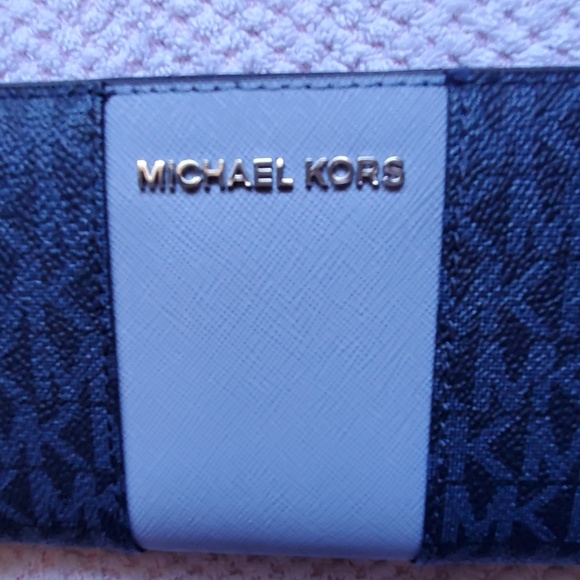 Michael Kors wallet - Picture 3 of 3
